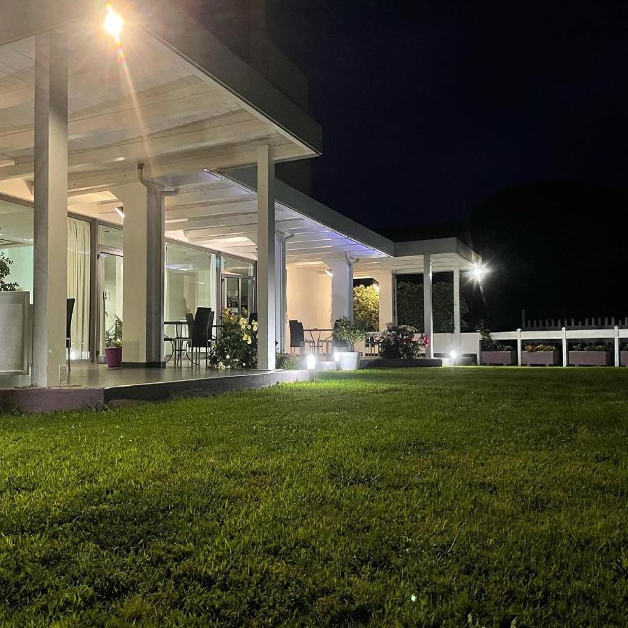 Hotel Le Ceramiche Montalto Uffugo Exterior photo