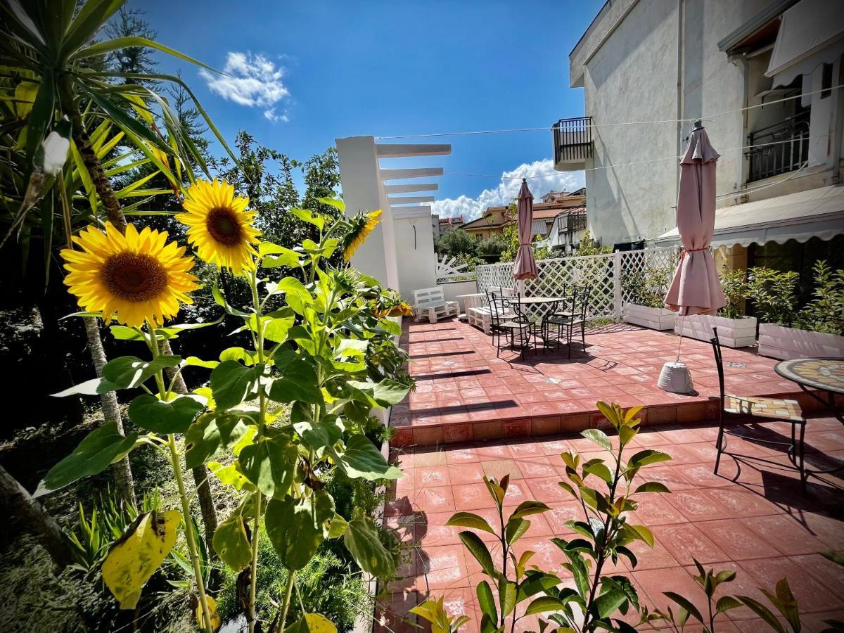 Hotel Le Ceramiche Montalto Uffugo Exterior photo