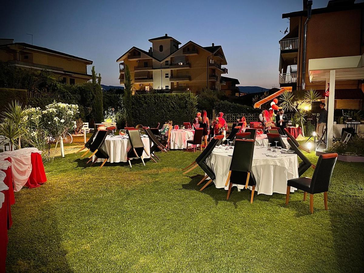 Hotel Le Ceramiche Montalto Uffugo Exterior photo